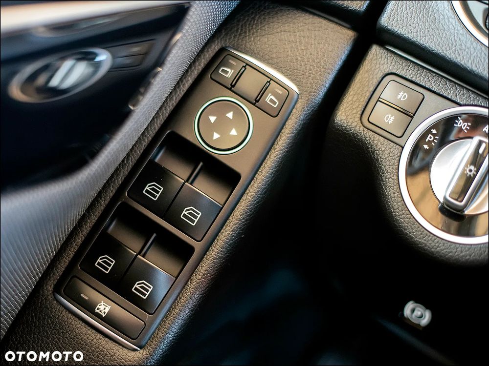 Mercedes-Benz Klasa C 180 (BlueEFFICIENCY) Elegance - 30