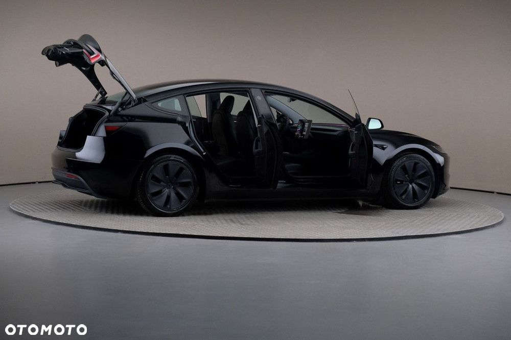 Tesla Model 3 - 6
