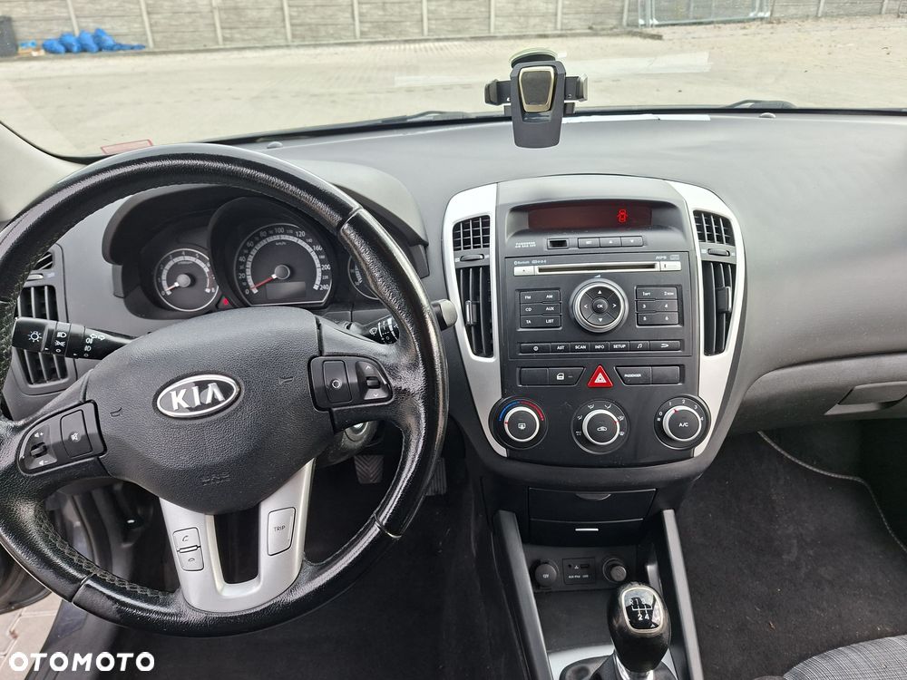 Kia Ceed - 5