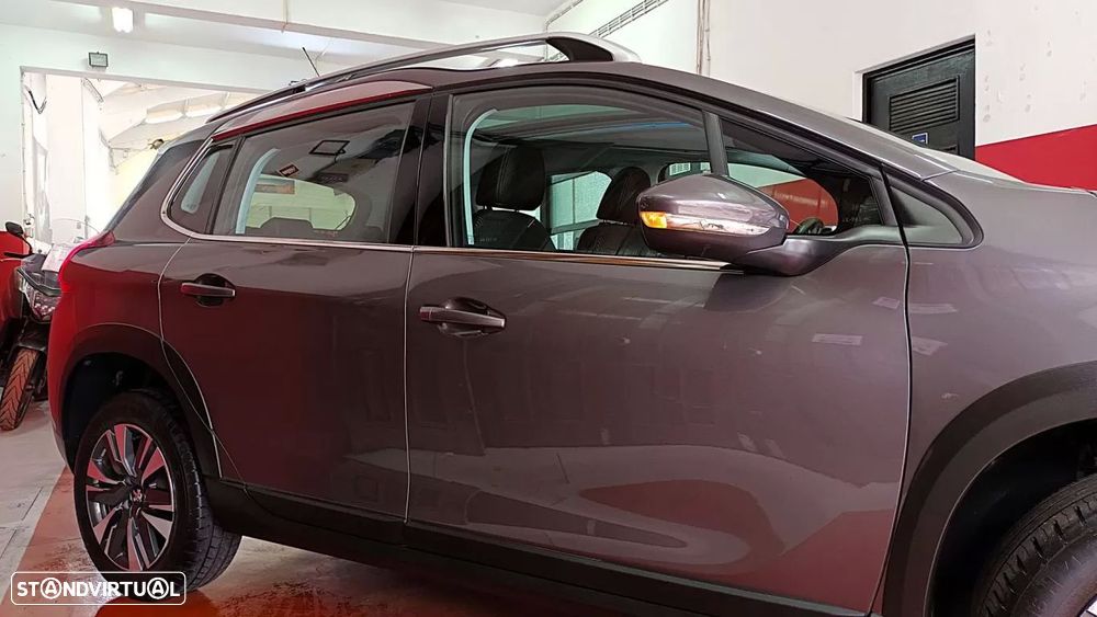 Peugeot 2008 1.2 PureTech Allure - 5