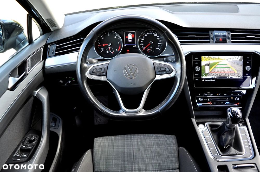 Volkswagen Passat - 24