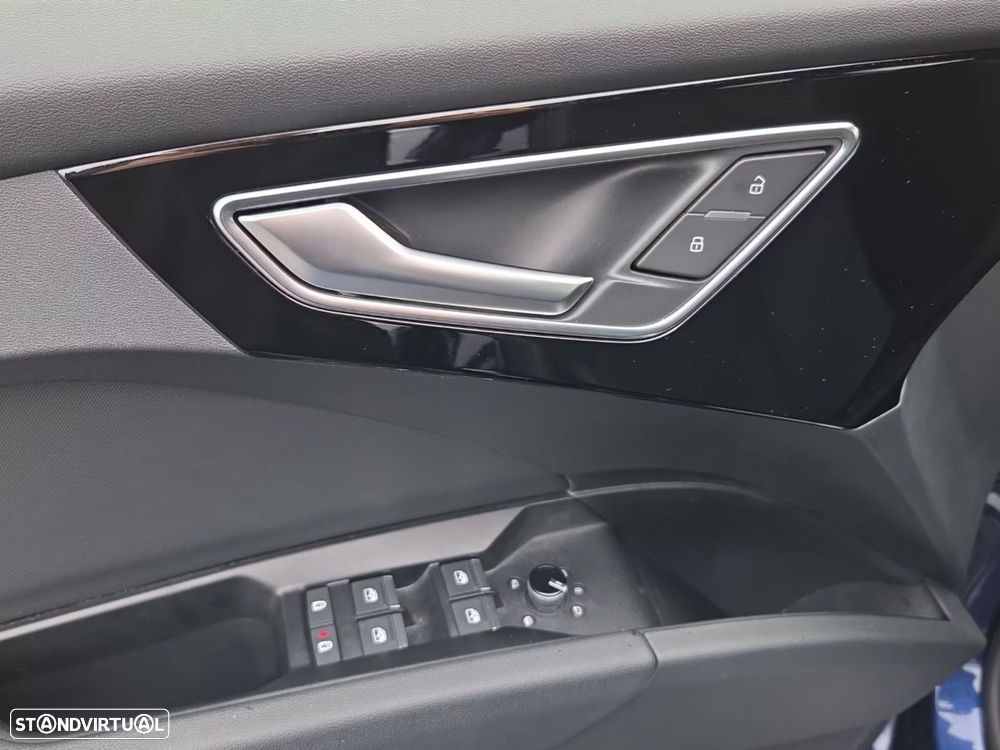 Audi Q4 e-tron - 8