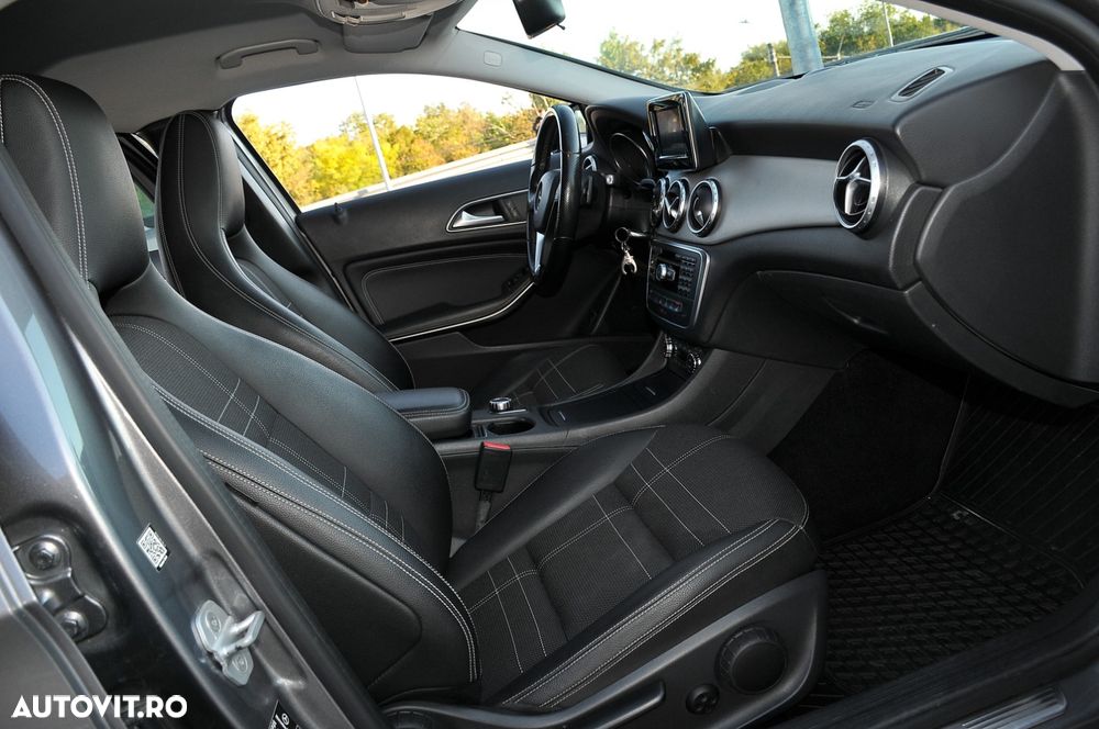 Mercedes-Benz GLA - 12