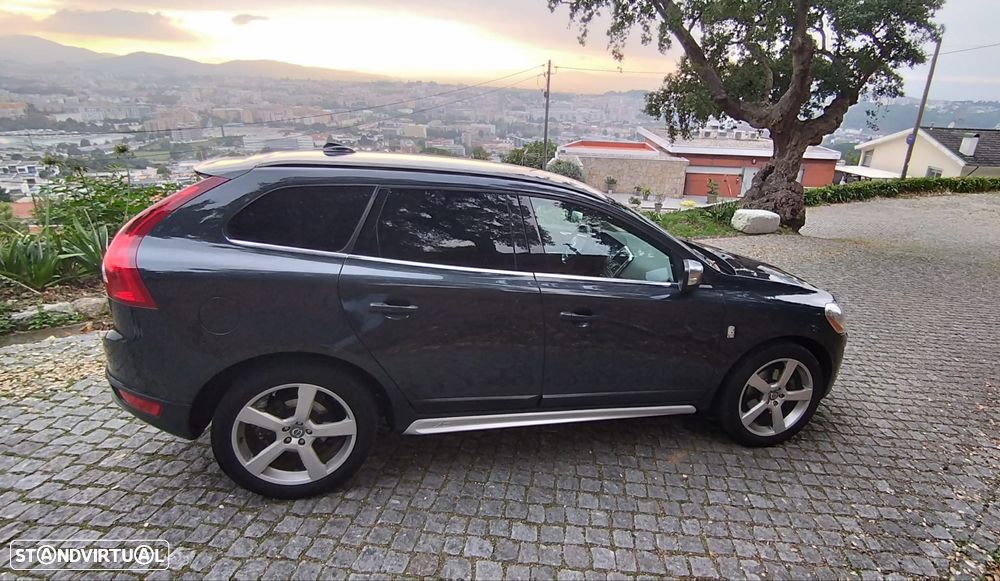 Volvo XC 60 2.0 D3 Drive R-Design 85 Anos Start/Stop - 18