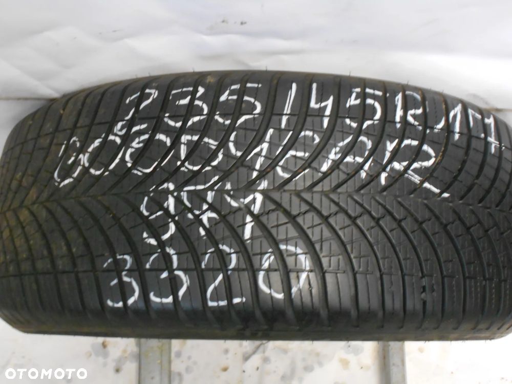 OPONA POJEDYNKA 235/45R17 GOODYEAR VECTOR 4 SEASONS GEN-3 DOT 3320 8MM - 1