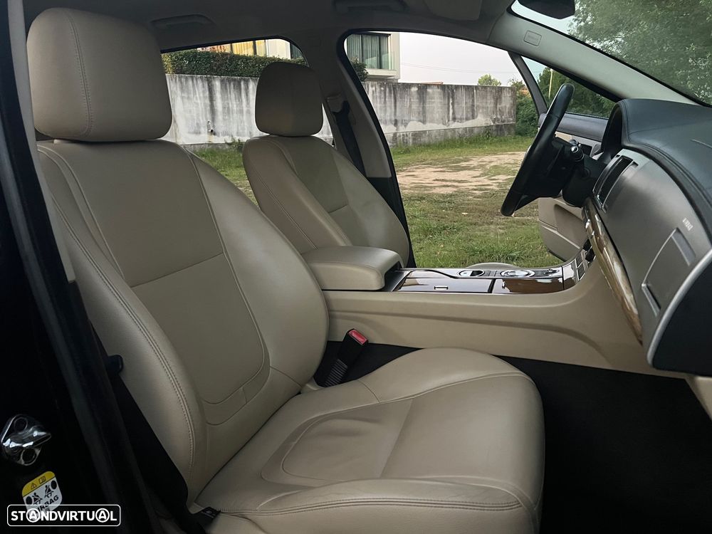Jaguar XF Sportbrake 2.2 D Premium Luxury - 44