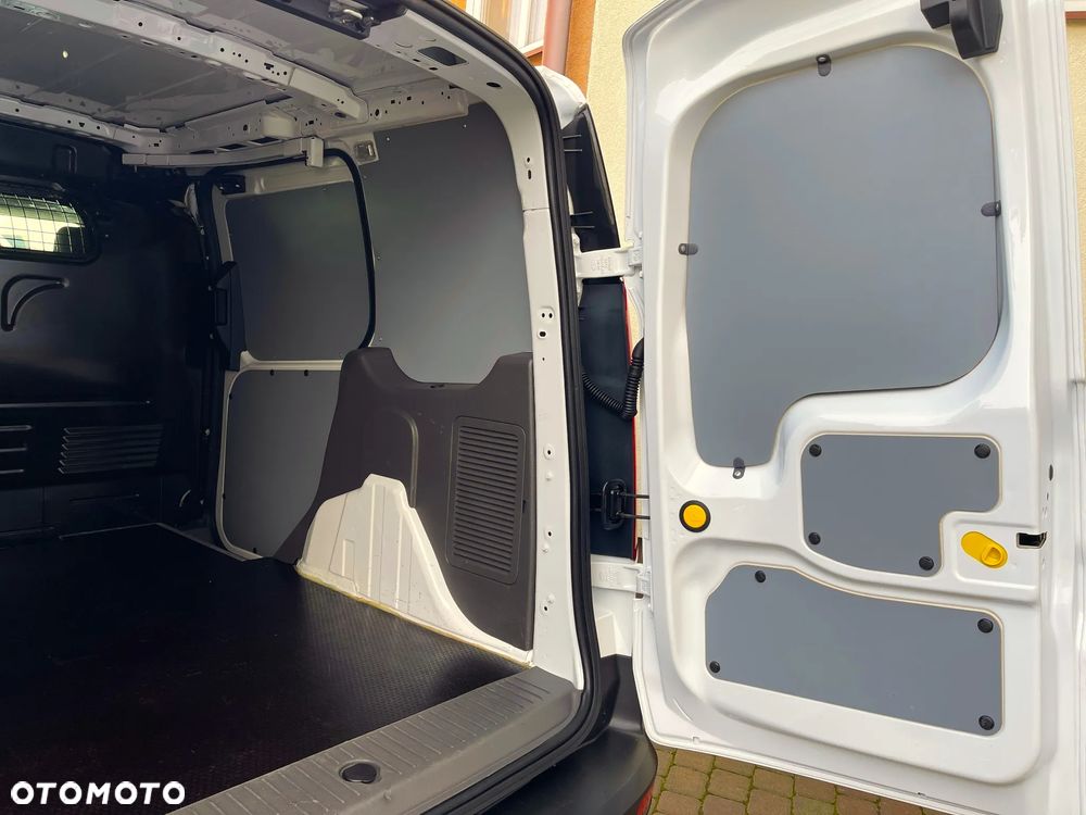 Ford Transit Connect - 12