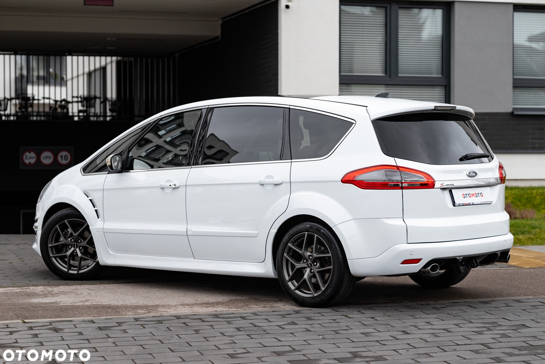 Ford S-Max 2.0 EcoBoost Titanium - 11