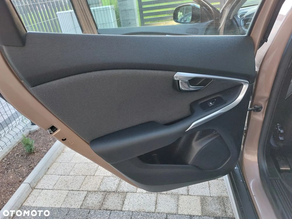 Volvo V40 Cross Country - 27