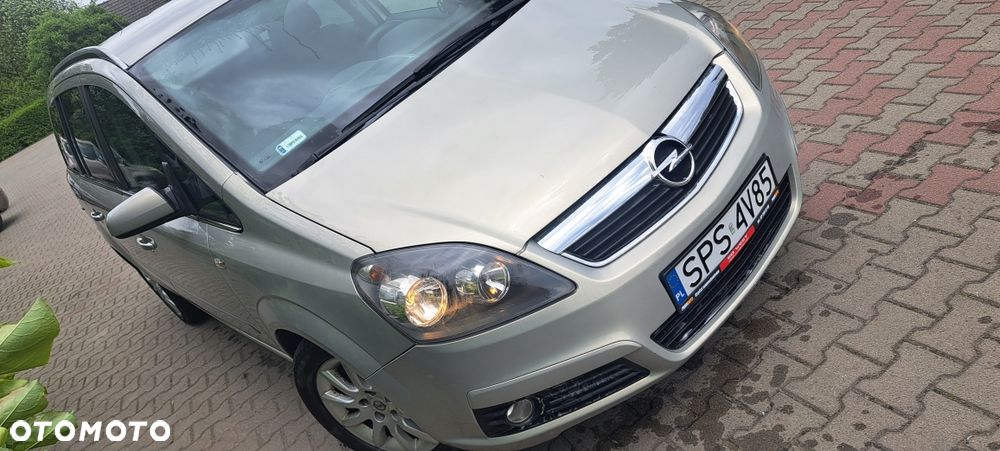 Opel Zafira - 1