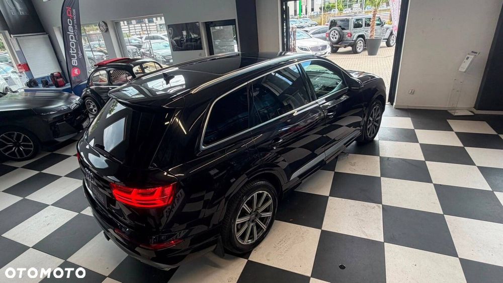 Audi Q7 - 7