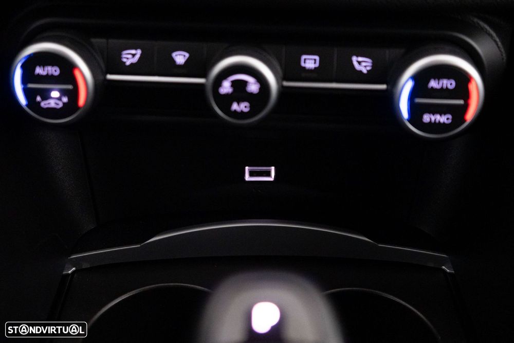 Alfa Romeo Giulia 2.2 D Super AT8 - 23