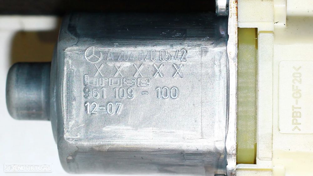 MOTOR ELEVATÓRIO DO VIDRO TRASEIRO ESQUERDO MERCEDES C350 - 4