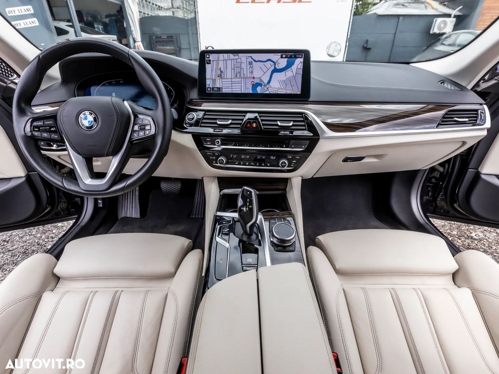 BMW Seria 5 520i AT MHEV - 16
