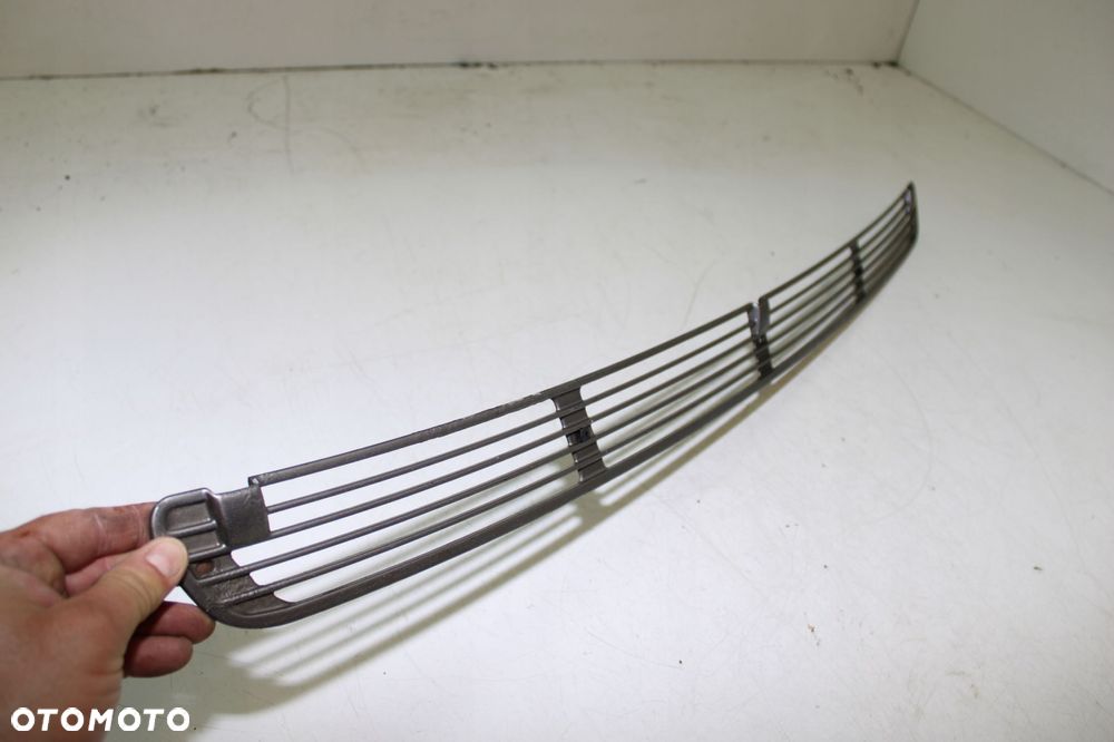 BMW E38 KRATKA MASKI DYSZ SPRYSKIWACZY MASKOWNICA NA 3 SPRYSKIWACZE RARYTAS - 3