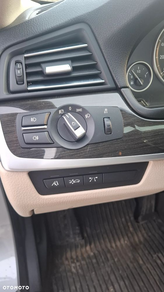 BMW Seria 5 535i xDrive - 16