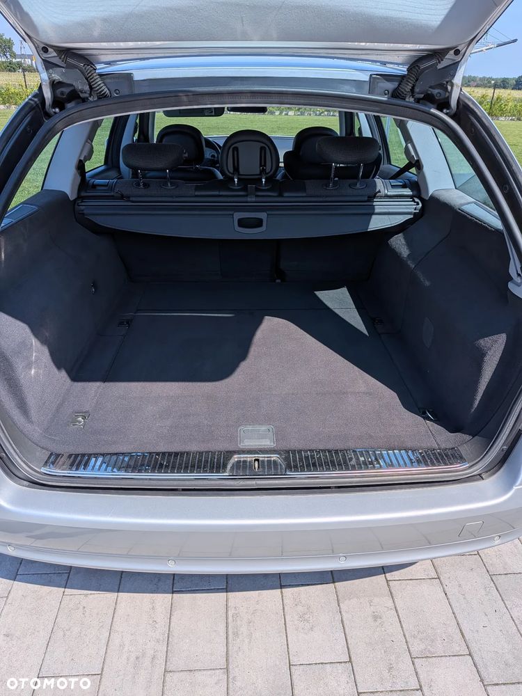 Mercedes-Benz Klasa E 320 CDI 4-Matic T Avantgarde - 20