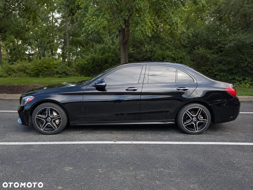 Mercedes-Benz Klasa C 300 9G-TRONIC - 22