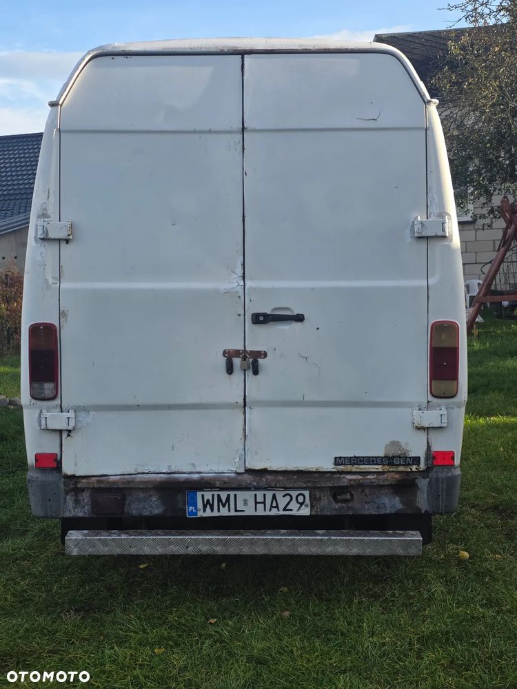 Mercedes-Benz 307D - 10