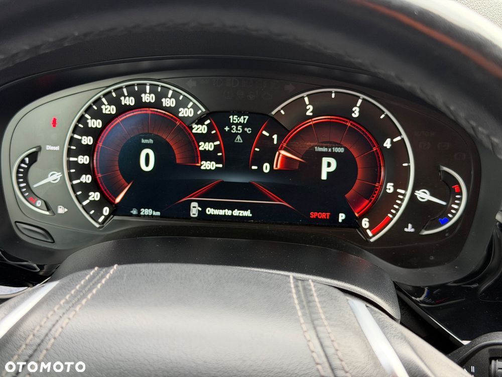 BMW Seria 5 530d xDrive Luxury Line - 40