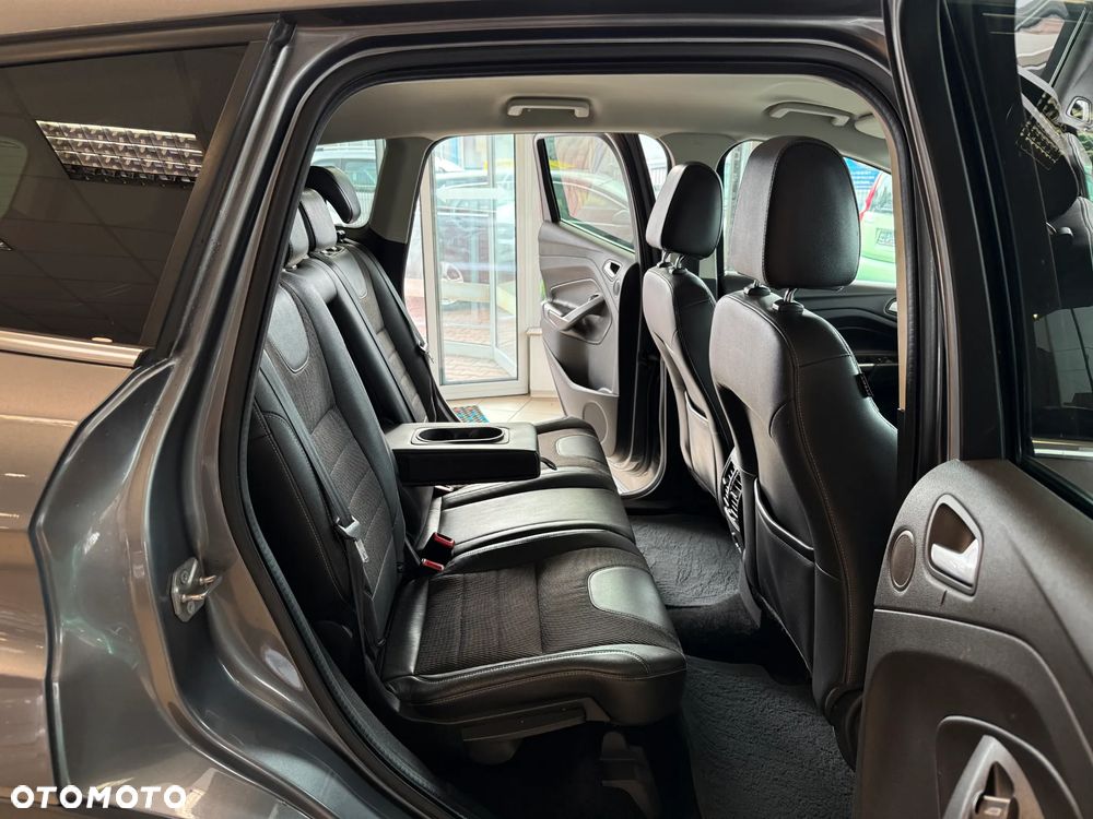 Ford Kuga 2.0 TDCi 2x4 Titanium - 28