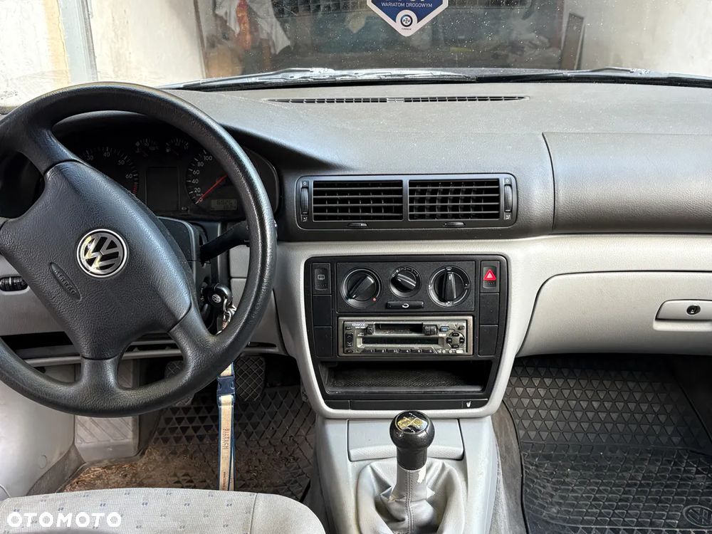 Volkswagen Passat - 14