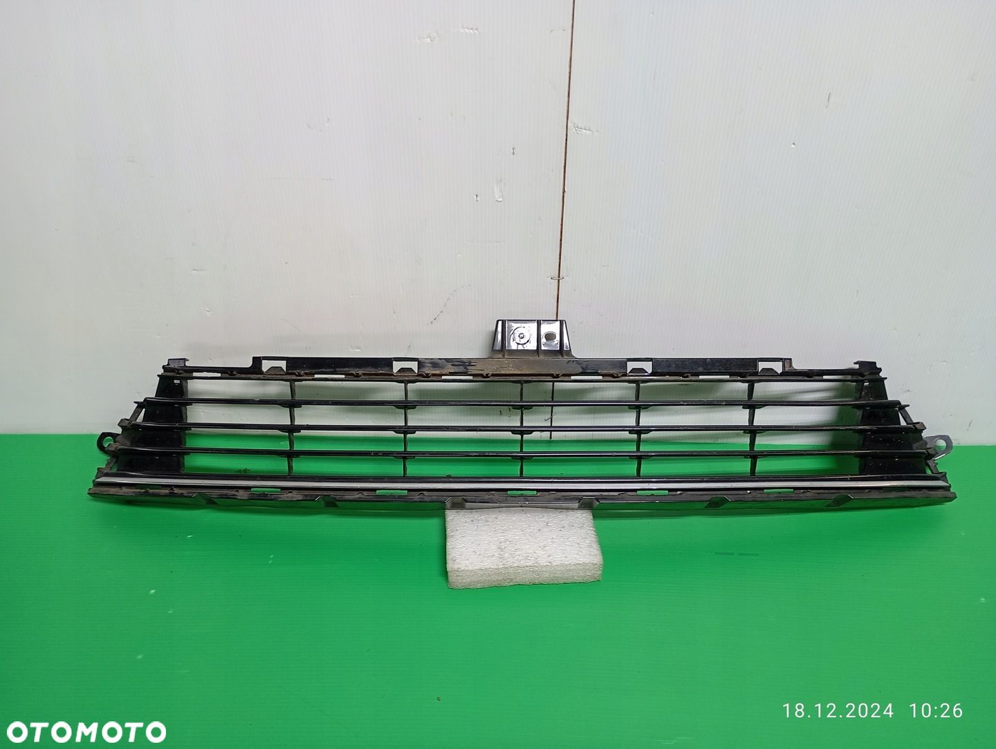 TOYOTA AURIS 2 LIFT 15-18 KRATKA ZDERZAKA ŚRODKOWA PRZÓD 53112-02670 - 1