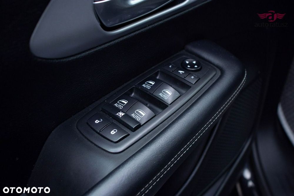 Chrysler Pacifica - 12