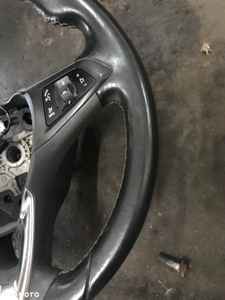 OPEL CORSA E KIEROWNICA MULTIFUNKCJA 39035990 - 2