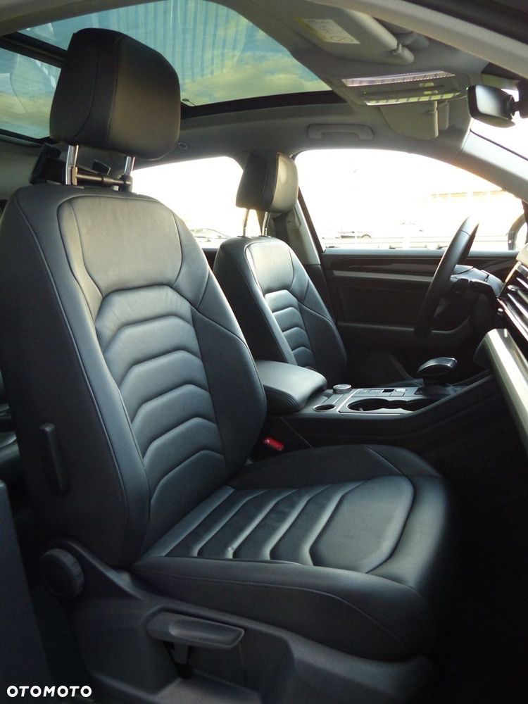 Volkswagen Touareg 3.0 V6 TDI SCR 4Mot - 17