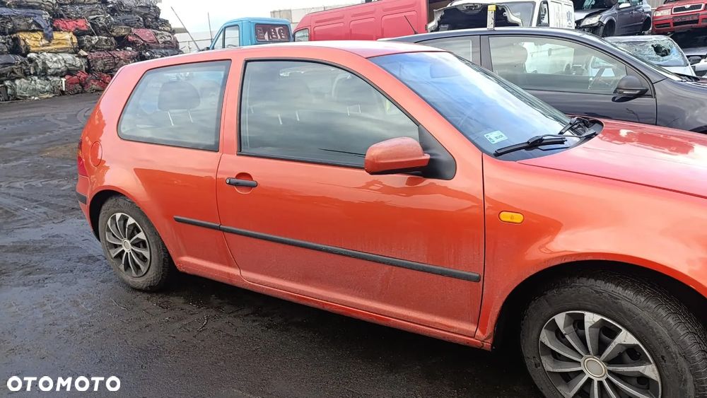 35523 volkswagen golf IV 1.9 sdi na części kod lakiery LA2Y - 5