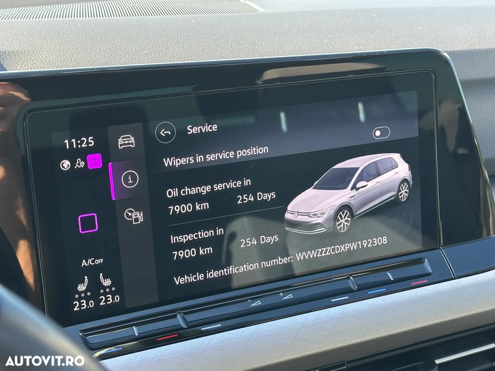 Volkswagen Golf 1.5 eTSI ACT DSG MHEV R-Line - 11