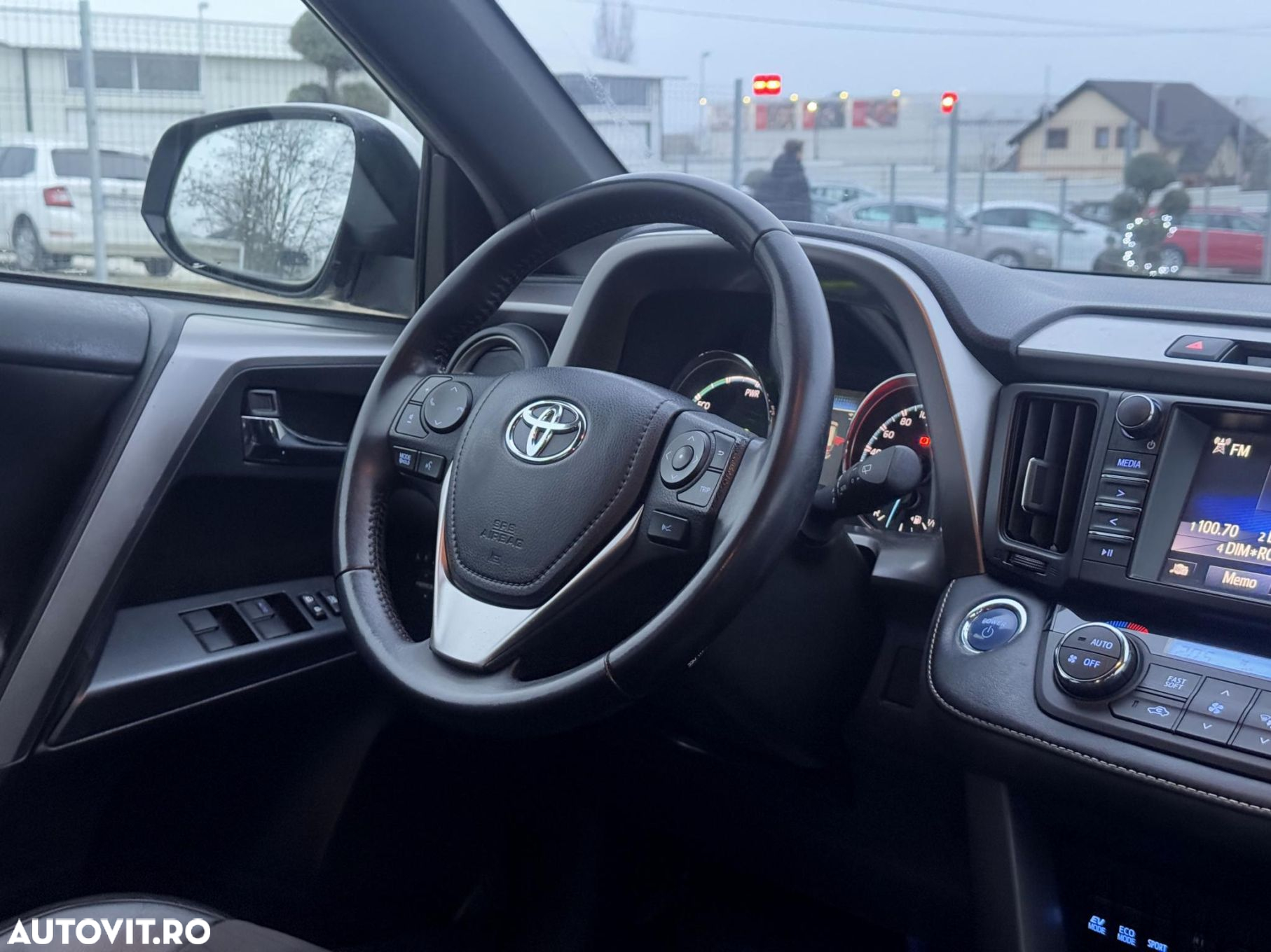 Toyota RAV4 - 9