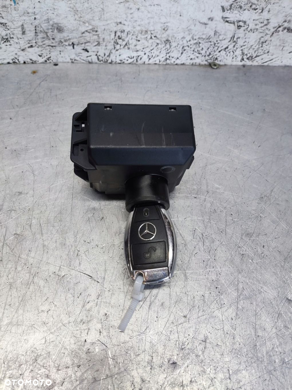MERCEDES A KLASA W176 STACYJKA Z KLUCZYKIEM A2469050802