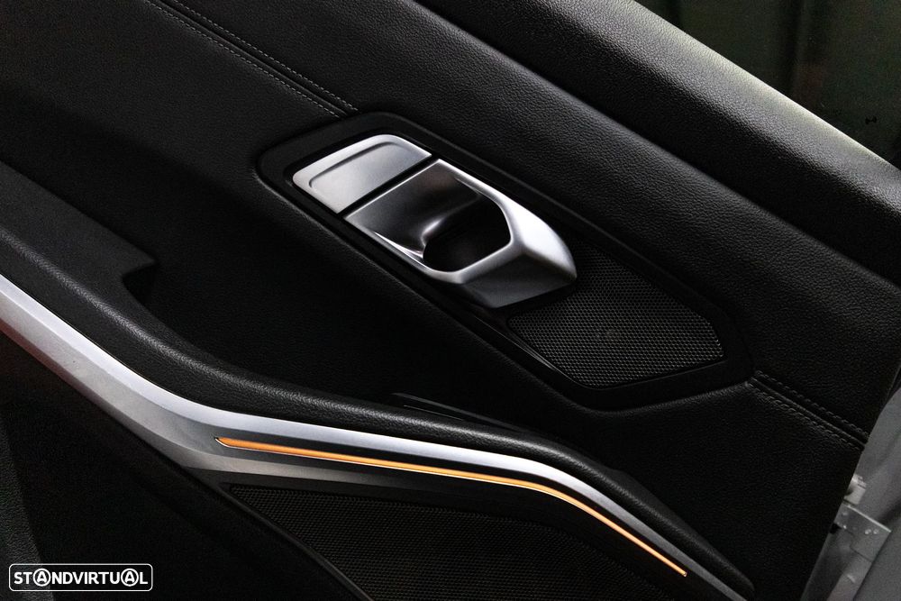 BMW 330 i Pack M Shadow Auto - 29