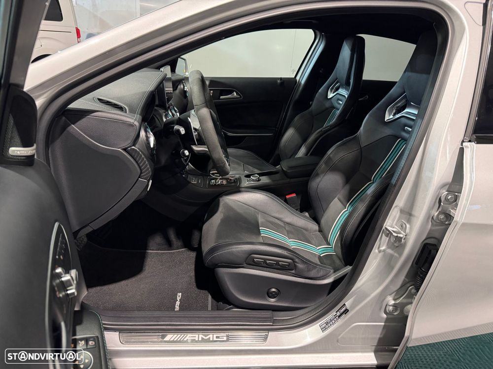 Mercedes-Benz A 45 AMG 4Matic Speedshift 7G-DCT PETRONAS 2015 World Champion Edition - 18