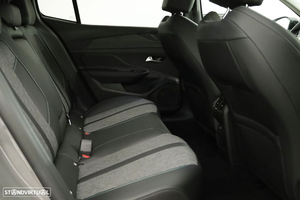 Peugeot 408 1.2 PureTech Allure EAT8 - 19