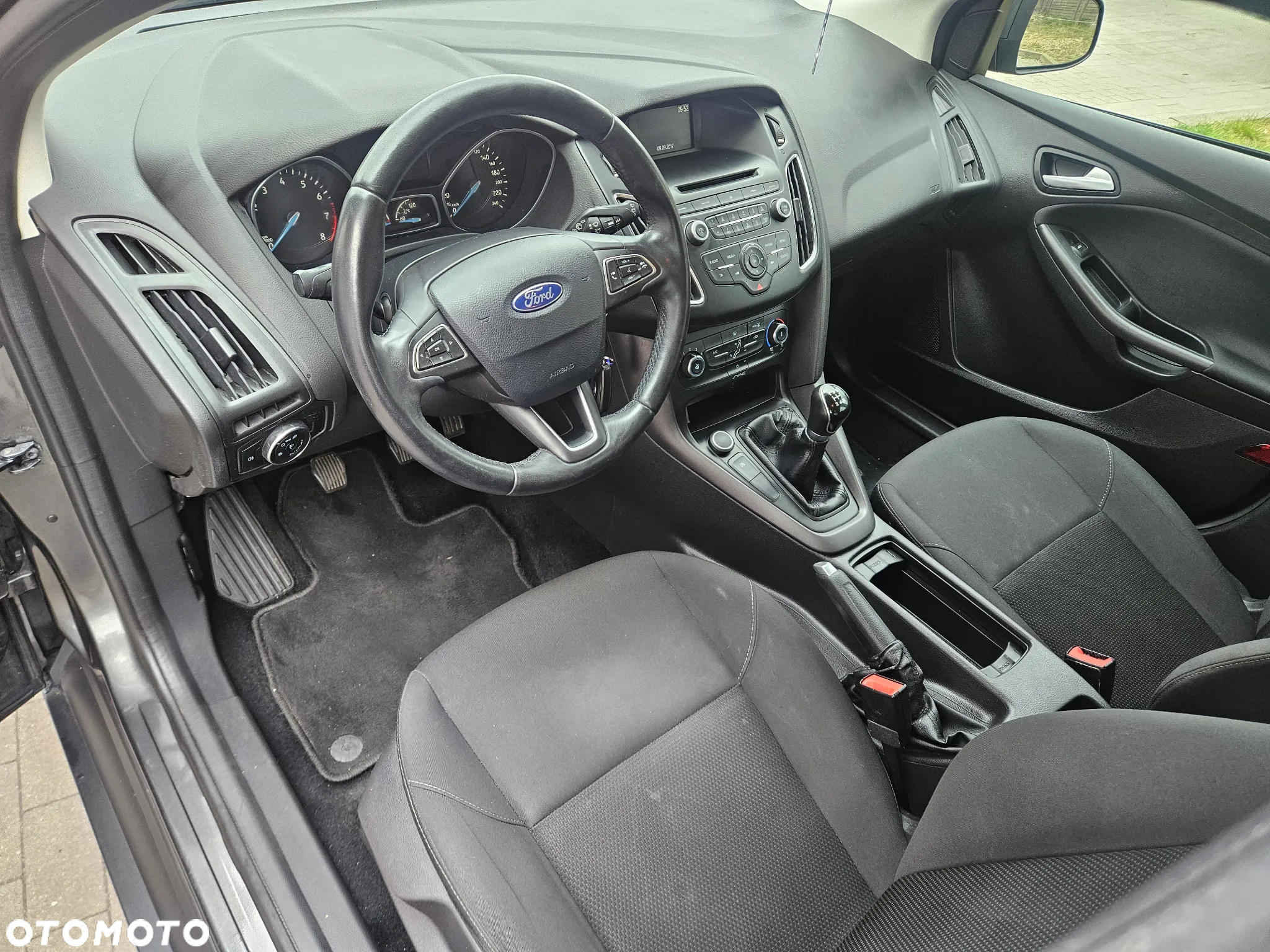 Ford Focus 1.0 EcoBoost Active Business - 23
