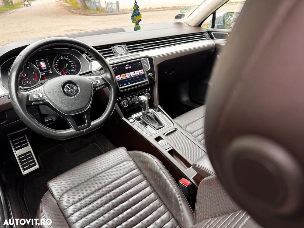 Volkswagen Passat 2.0 TDI SCR BlueMotion Technology 4Motion D Comfortline - 13
