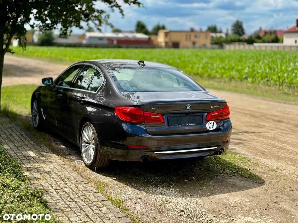 BMW Seria 5 530i xDrive Luxury Line - 7
