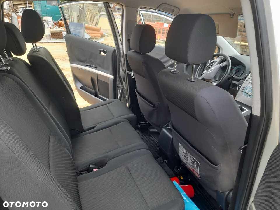 Toyota Corolla Verso 1.8 Prestige 7os - 16