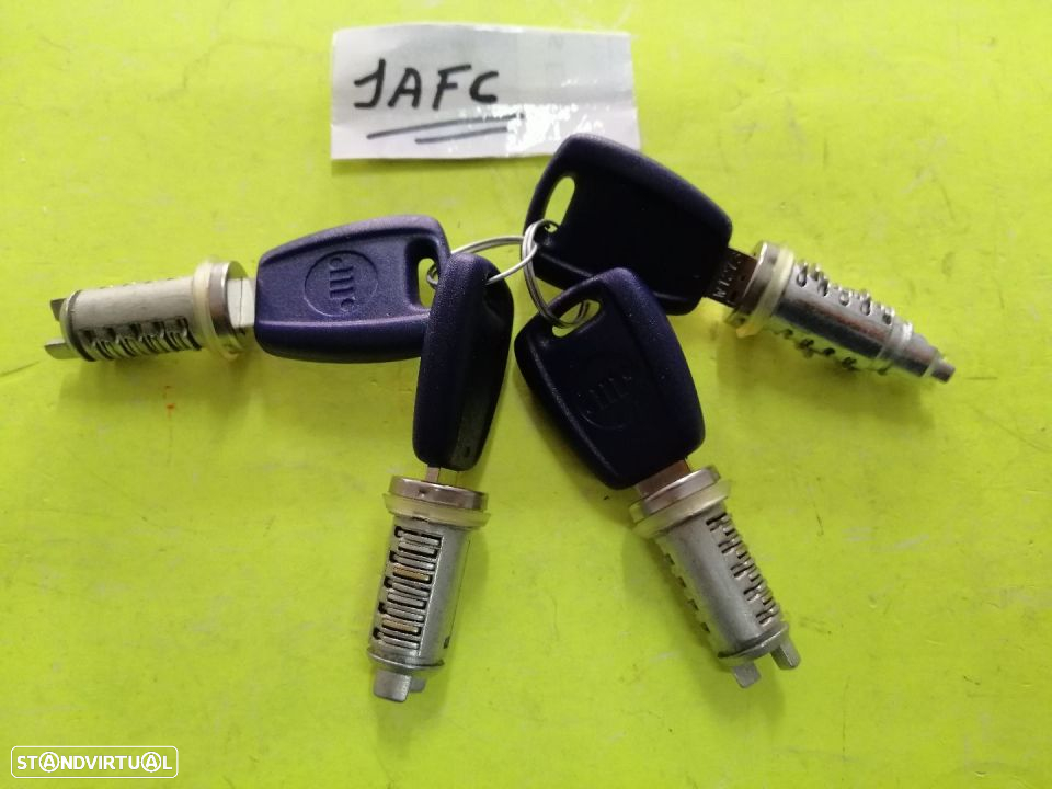 Kit de 4 canhões com chave das portas Fiat Doblo NOVO - 2