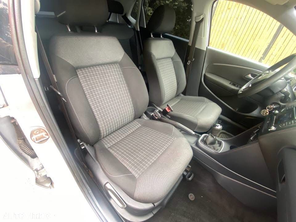 Volkswagen Polo - 12
