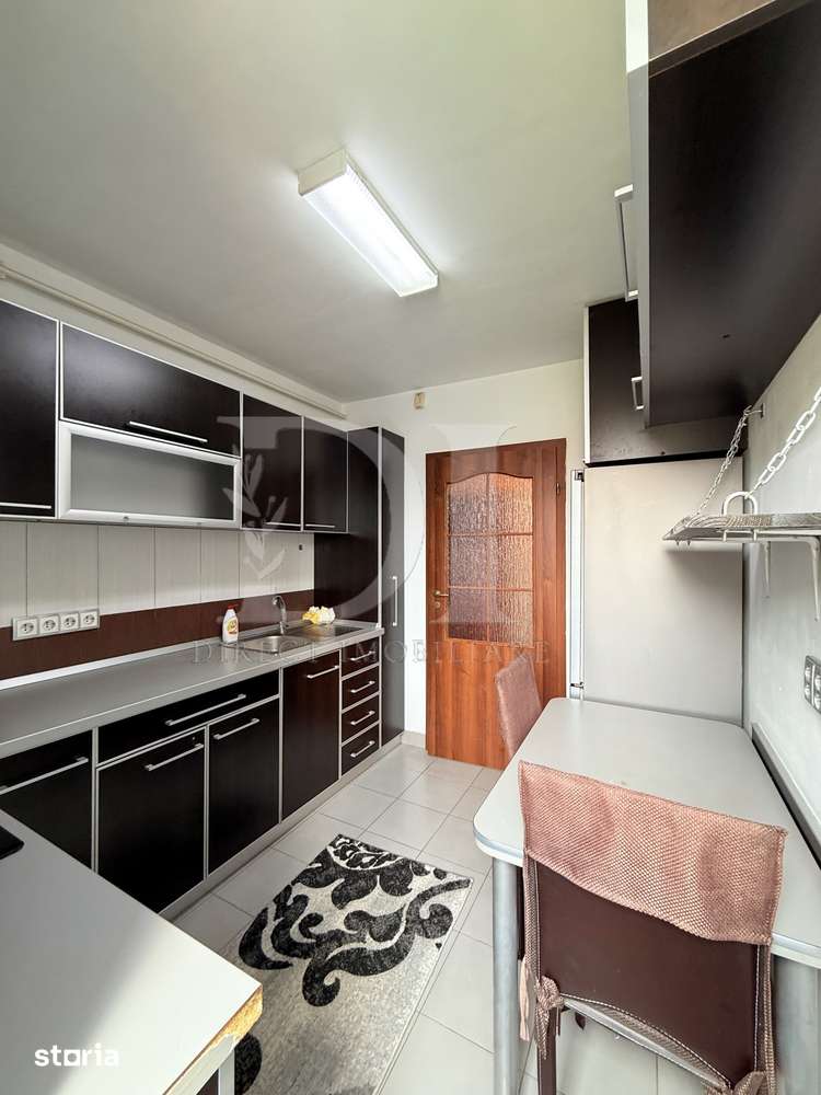 Apartament cu 3 camere decomandate / etaj intermediar — fotografia 3