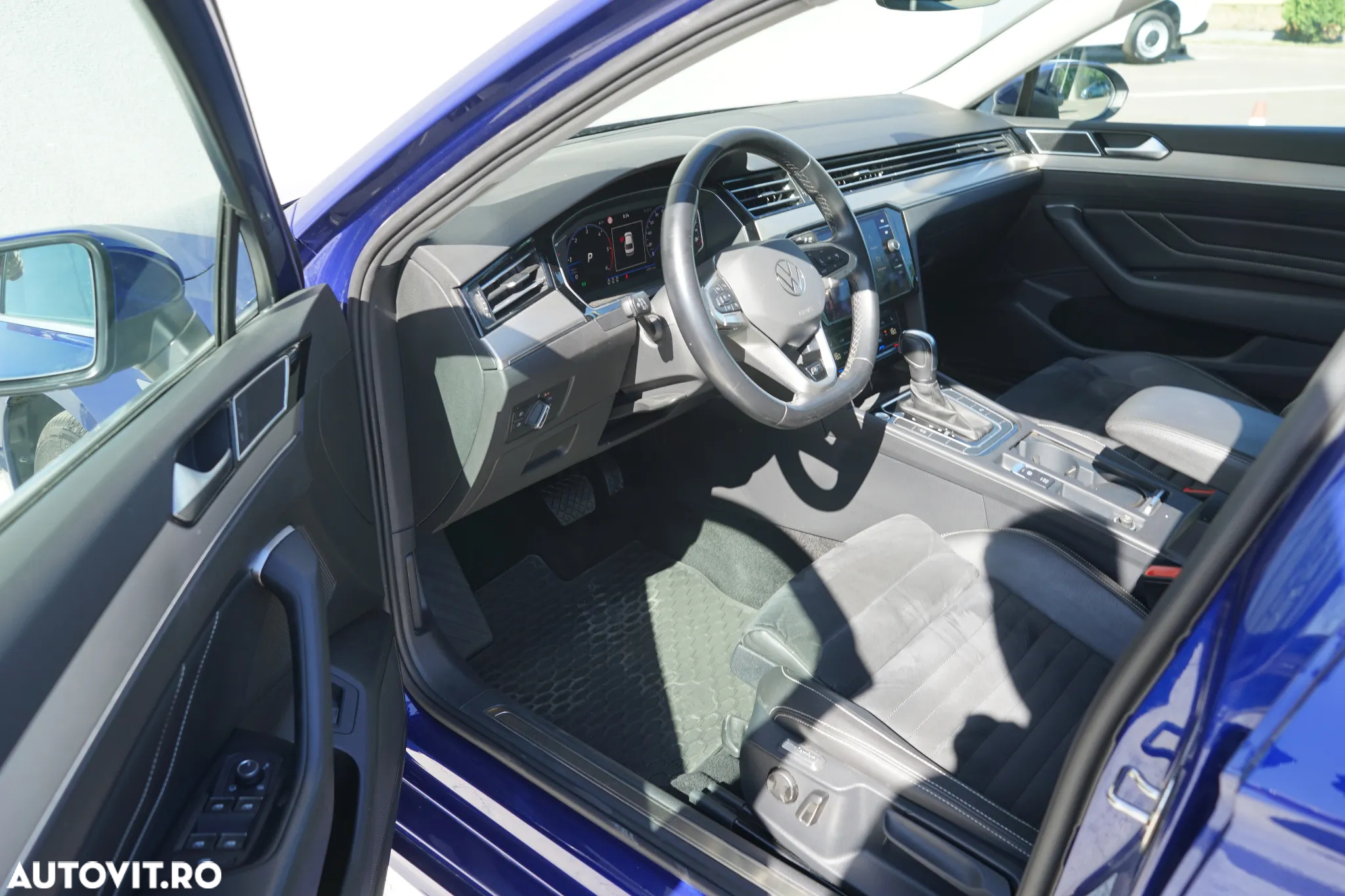 Volkswagen Passat Variant 2.0 TDI DSG 4Motion Highline - 11
