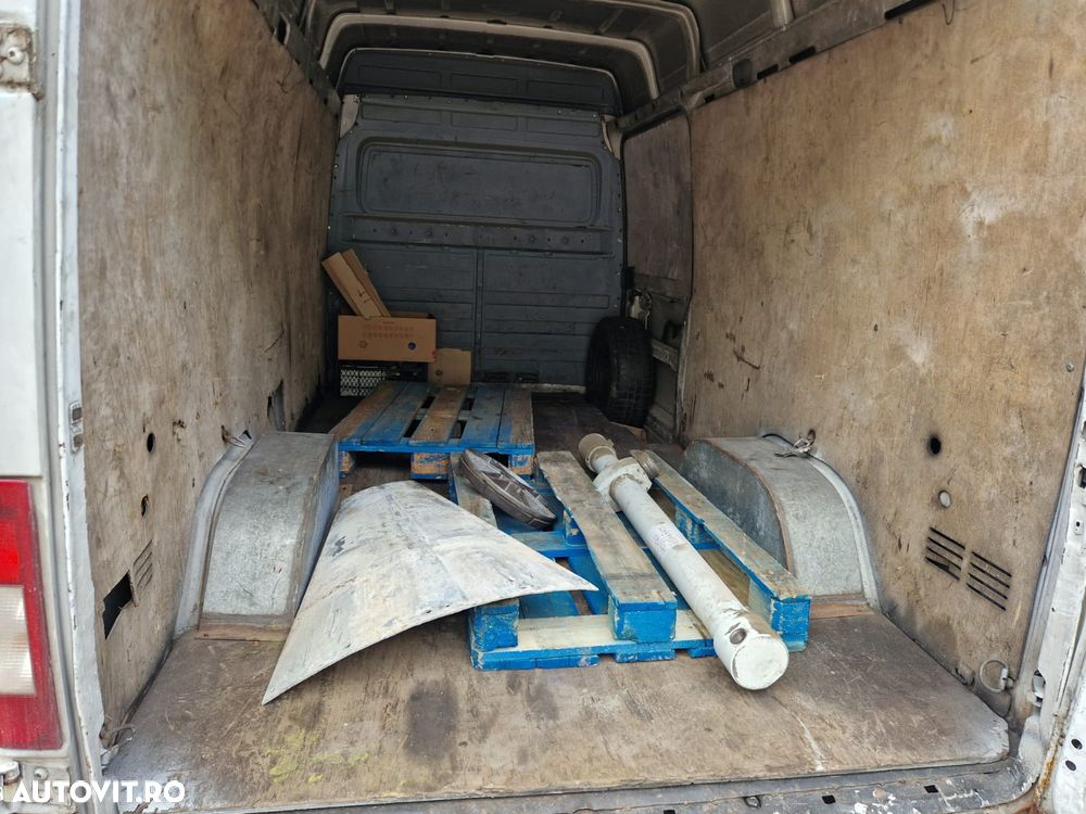 Mercedes-Benz Sprinter - 6