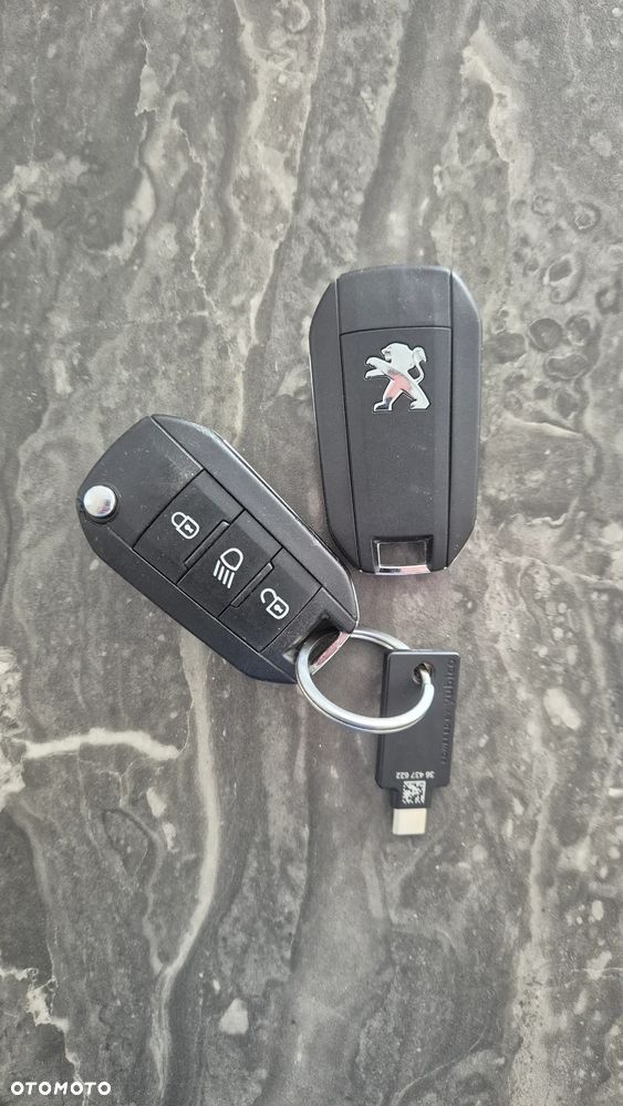 Peugeot 3008 1.5 BlueHDi Active S&S EAT8 - 18