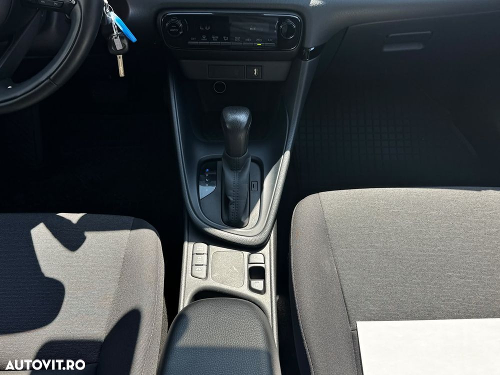 Toyota Yaris - 14
