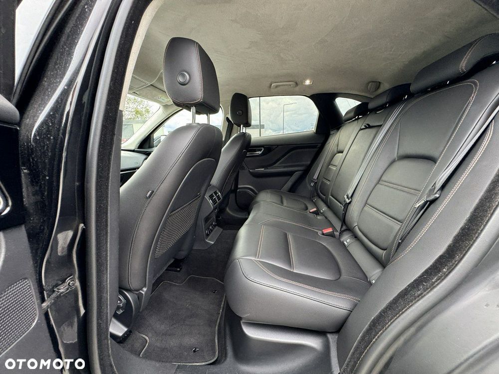 Jaguar F-Pace 2.0 i4D AWD Prestige - 31