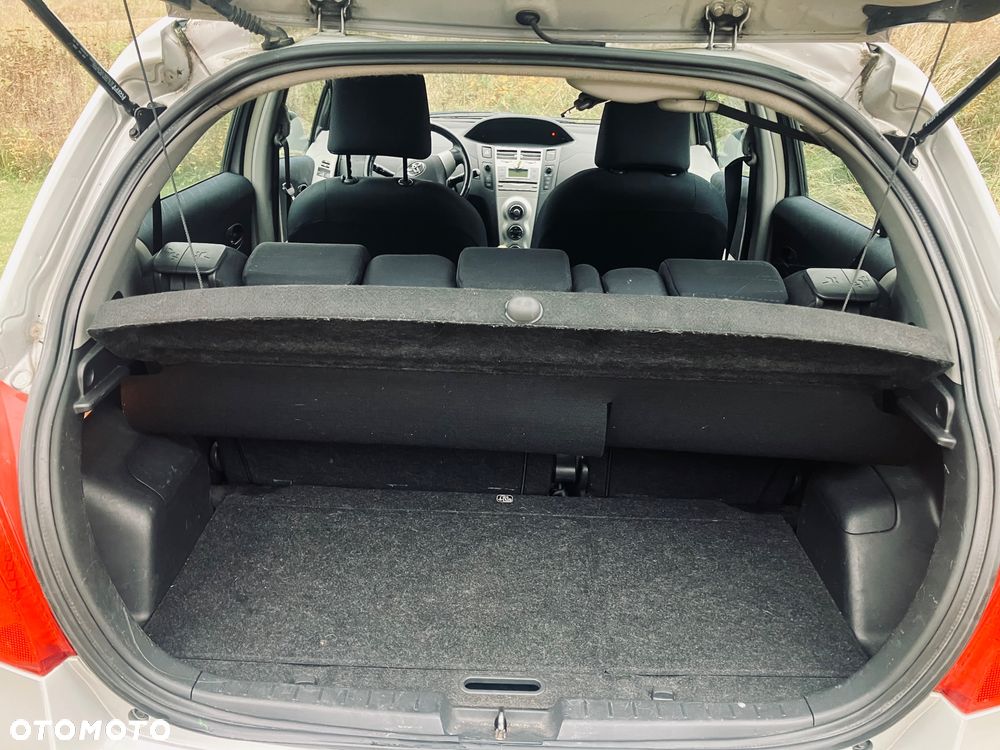 Toyota Yaris - 11